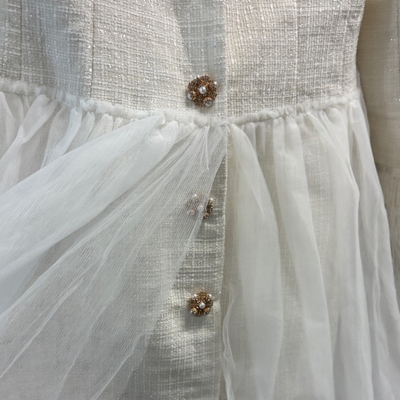 L'ATISTE Textured Cream Blazer with Pearl Button - Picture 6 of 10